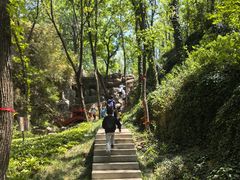 -雪山彩虹谷景区