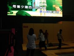 -嘿哟动霸CHUA·新潮玩运动娱乐中心·蹦床滑冰团建乐园