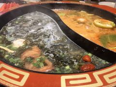 -景明轩•养生酸汤鱼火锅 云贵鲜菌 现舂野果酸汤(王寨小区店)
