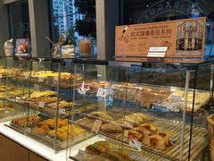 面包甜点陈列柜-巴黎贝甜(常德路店)