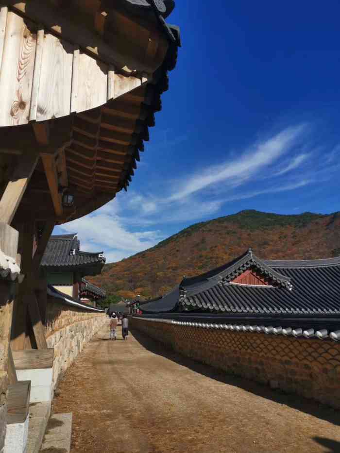 梵鱼寺-"69釜山必到五大景点之一.一号线到梵鱼站下.