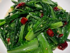 青炒油麦菜-鑫小城故事·藕汤·家常菜(台北一路总店)