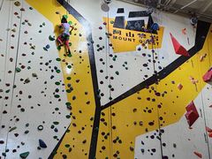 -问山MountQuest攀岩馆