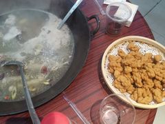 -老街烧烤大排档·地道湖北菜·龙虾馆(汉口火车站店)