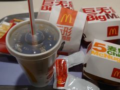 -麦当劳(展览路店)
