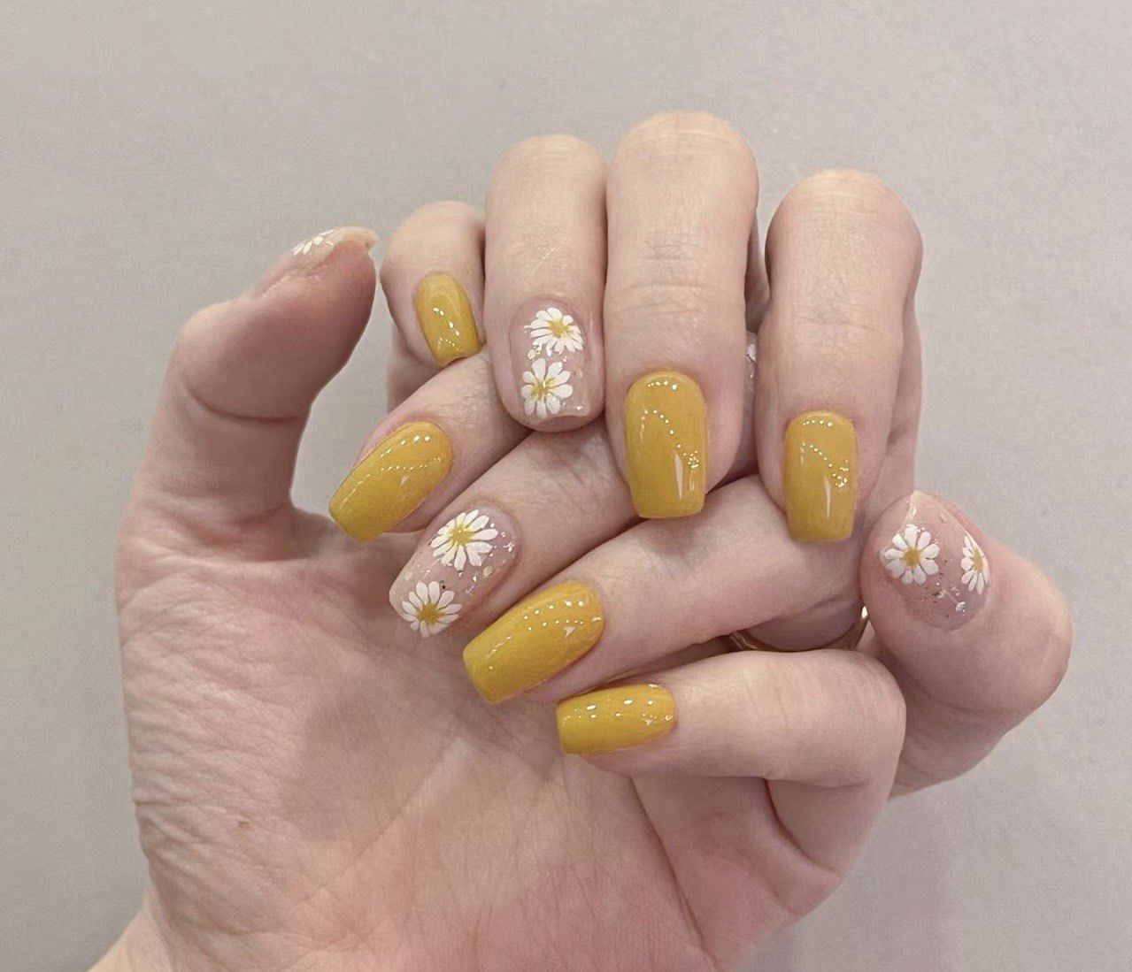 雏菊美甲