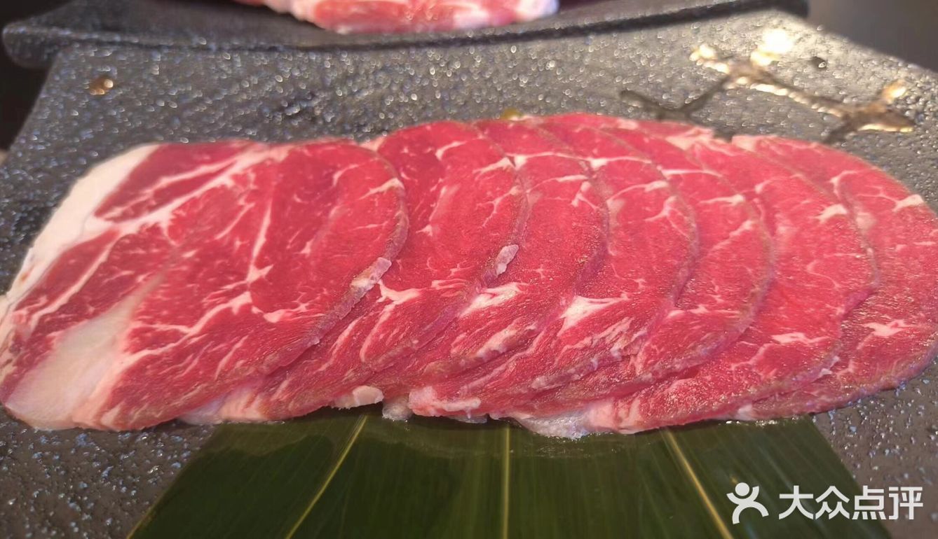 炭烤肉食享受，die烤肉啦～