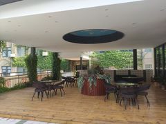 -忆江南酒店(交通大学咸宁路地铁站店)
