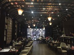 -钟书阁(松江泰晤士小镇店)