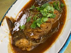 红焖深海鲽鱼-崴海渔村(虹梅路店)