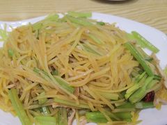 芹菜土豆肉丝-黑石礁酒楼·海鲜(黑石礁店)