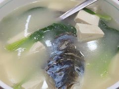鱼头豆腐汤-东北酱大骨