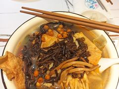 -丽丽三鲜螺蛳粉(田林路店)