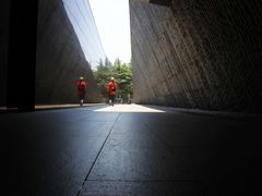 -侵华日军南京大屠杀遇难同胞纪念馆-停车场