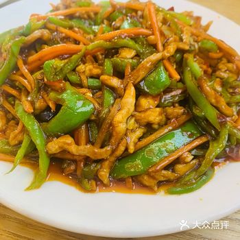 「东北农家菜(虹梅路店)」  地理位置：虹梅路上靠边