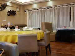 -覃记海鲜美食餐厅