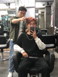 -FRIDAY星期五专业美发沙龙