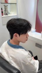 -一家只做男发烫染的店