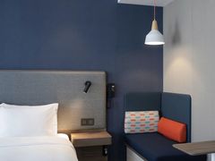 -珠海拱北口岸智选假日酒店