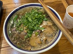 -云阿蛮云南生烫牛肉米线(奉贤路店)