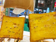 -山野的朋友露营炭火烤肉