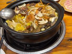 -菌之家·专业纯野生菌火锅·特色炒菌