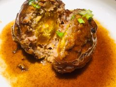 鸭蛋黄狮子头-梅飞酒家(名辉豪庭店)