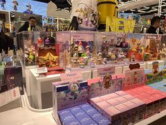 -泡泡玛特POPMART(侨福芳草地店)