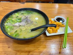 -志权牛肉面(灵山路店)