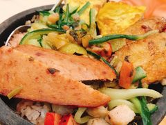 蜜汁鸡翼石锅饭-佰搭果·广式茶餐厅(西华路店)