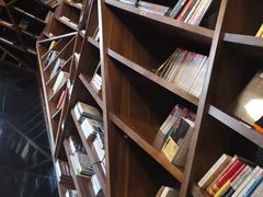 -钟书阁(松江泰晤士小镇店)