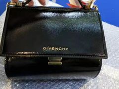 -爱革·洗衣改衣·洗鞋修鞋·洗包修包·奢侈品护理(宝地广场店)