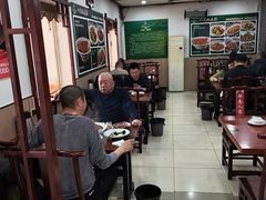-湖南人家湘菜馆(镇江路店)