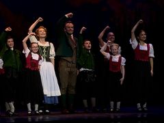 -交通银行前滩31演艺中心