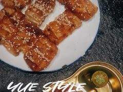-何妹湿辣牛肉·粤式烧烤砂煲(桂雅路店)