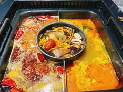 -老牌坊云南鱼豆花火锅(哈西万达店)