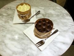 巧克力甘纳许纸杯蛋糕-Awfully Chocolate(来福士广场店)