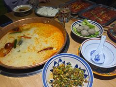 -洱火云南酸菜牛肉火锅(石景山当代商城店)