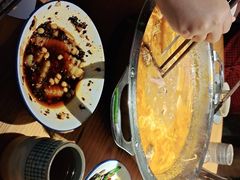 -野山舂·贵州现舂酸汤火锅(鸿通城店)