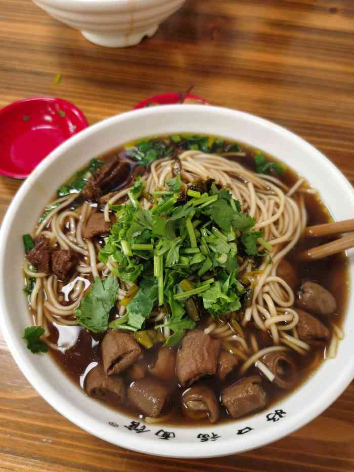 马鞍小肠牛肉面-"陪男朋友取保养好的车顺道解决晚饭,店面.