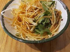 酸辣萝卜丝-兔槽江湖菜·重庆璧山兔(水围店)