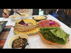 -鲜入围煮花胶鸡海鲜火锅