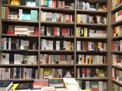-钟书阁(群光广场店)