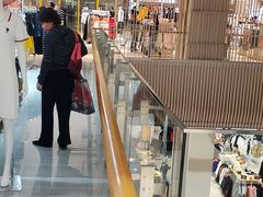 -BIGOFFS 超级折扣(仁恒伊势丹店)