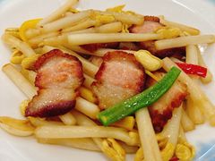 花生芽炒脆皮烧肉-寻味顺德·南记酒家·传统顺德菜·鱼生(广源路店)