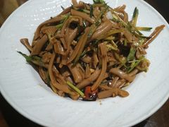 -东口码头·烧鸽子·鱼头泡饼·地方菜(金鹰悦城店)