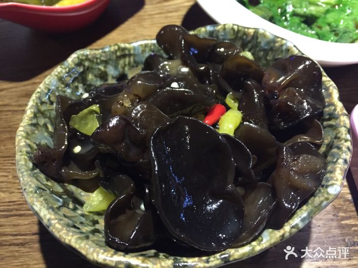 胖哥俩肉蟹煲(钟楼众汇店)醋椒小木耳图片 - 第1964张