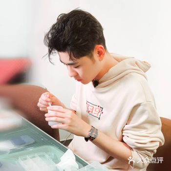 盘点钟爱手作·時光流金的明星小哥哥们