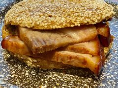 -老天桥酱肉烧饼夹肘子(天桥店)