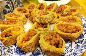 Sauce-Flavored Pork Roll-Ups